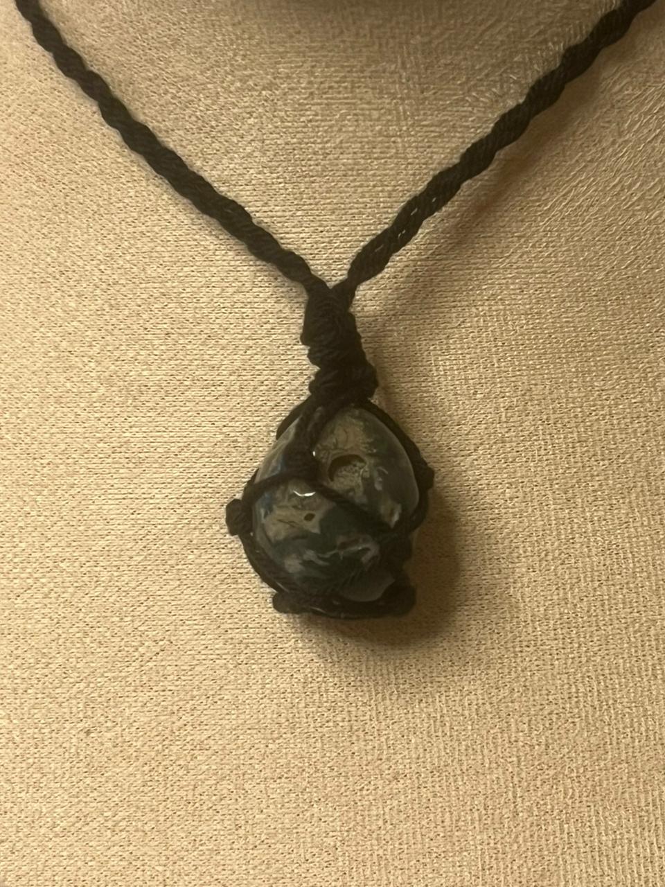 Moss agate macrame