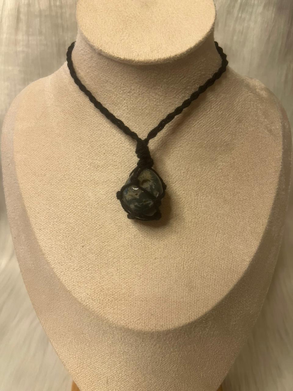 Moss agate macrame