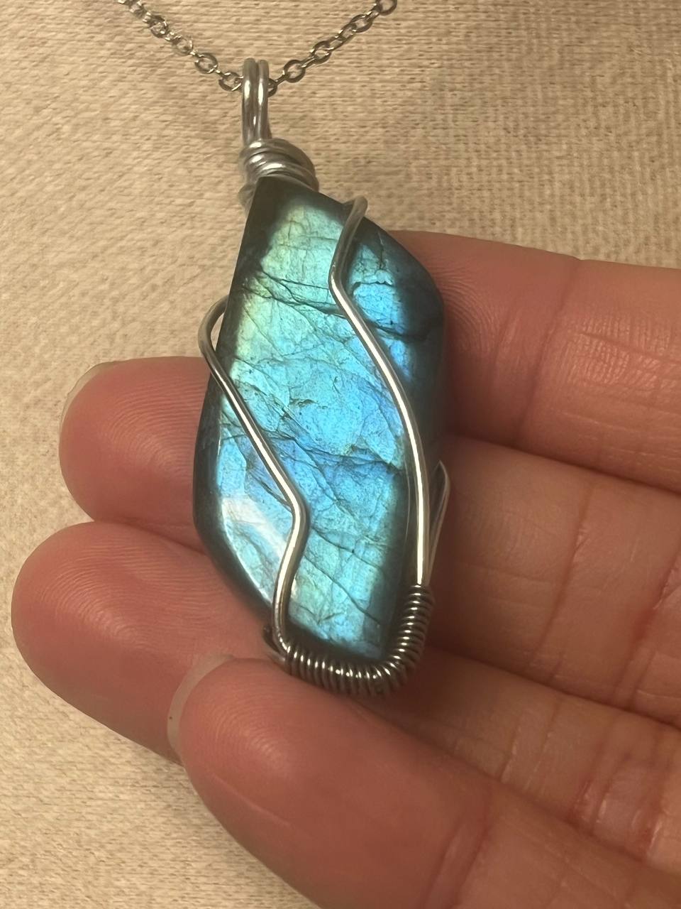 Flashy labradorite necklace