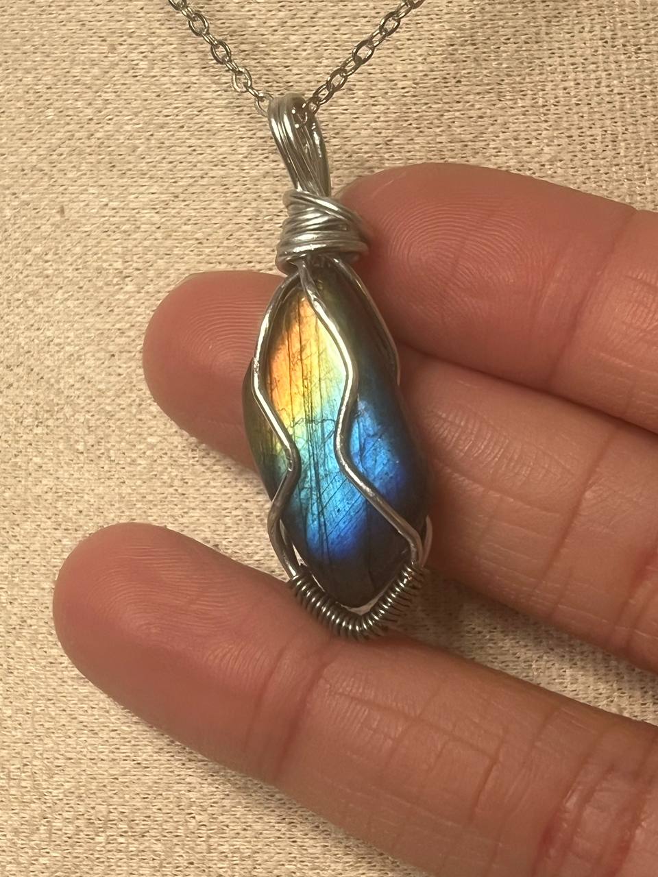 Flashy labradorite necklace