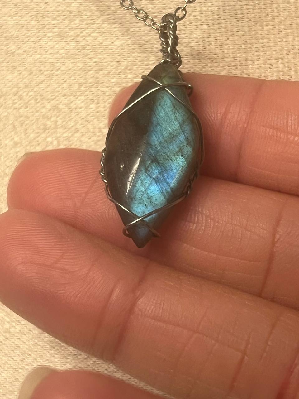 Flashy labradorite necklace