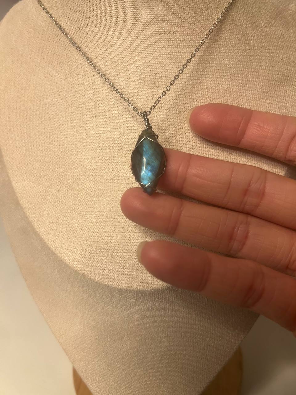 Flashy labradorite necklace
