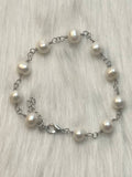White pearls bracelet