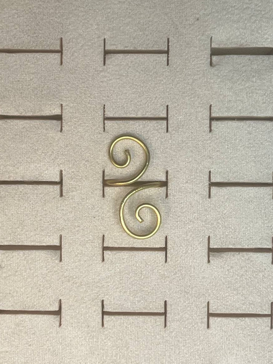 Two swirls ring