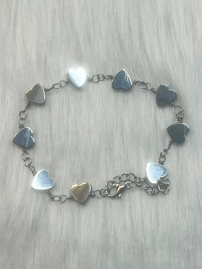 Hematite hearts bracelet