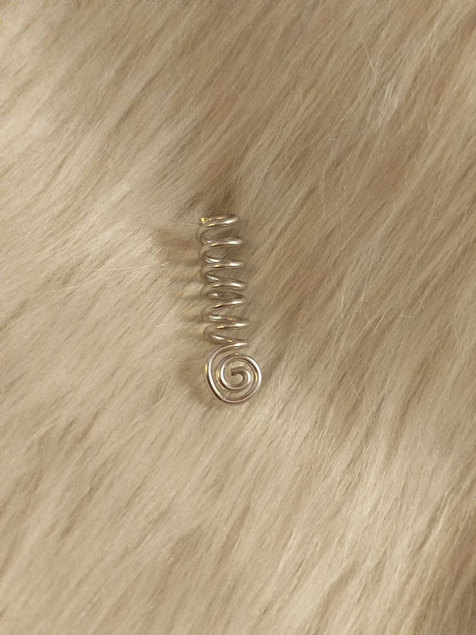 Simple spiral hair charm