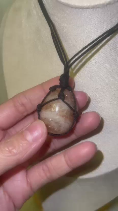 Golden rutile macrame