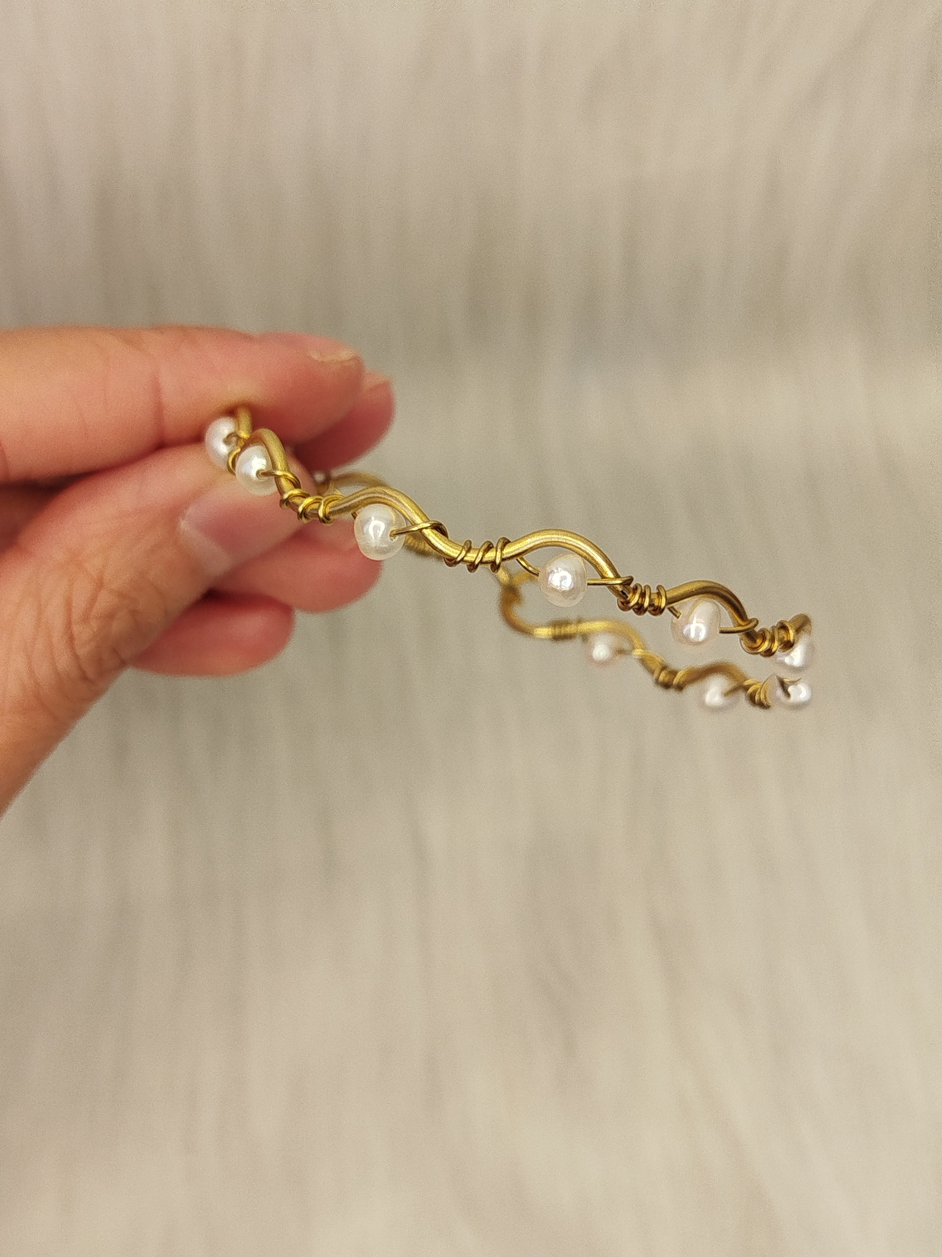 Pearls brass ripple bracelet