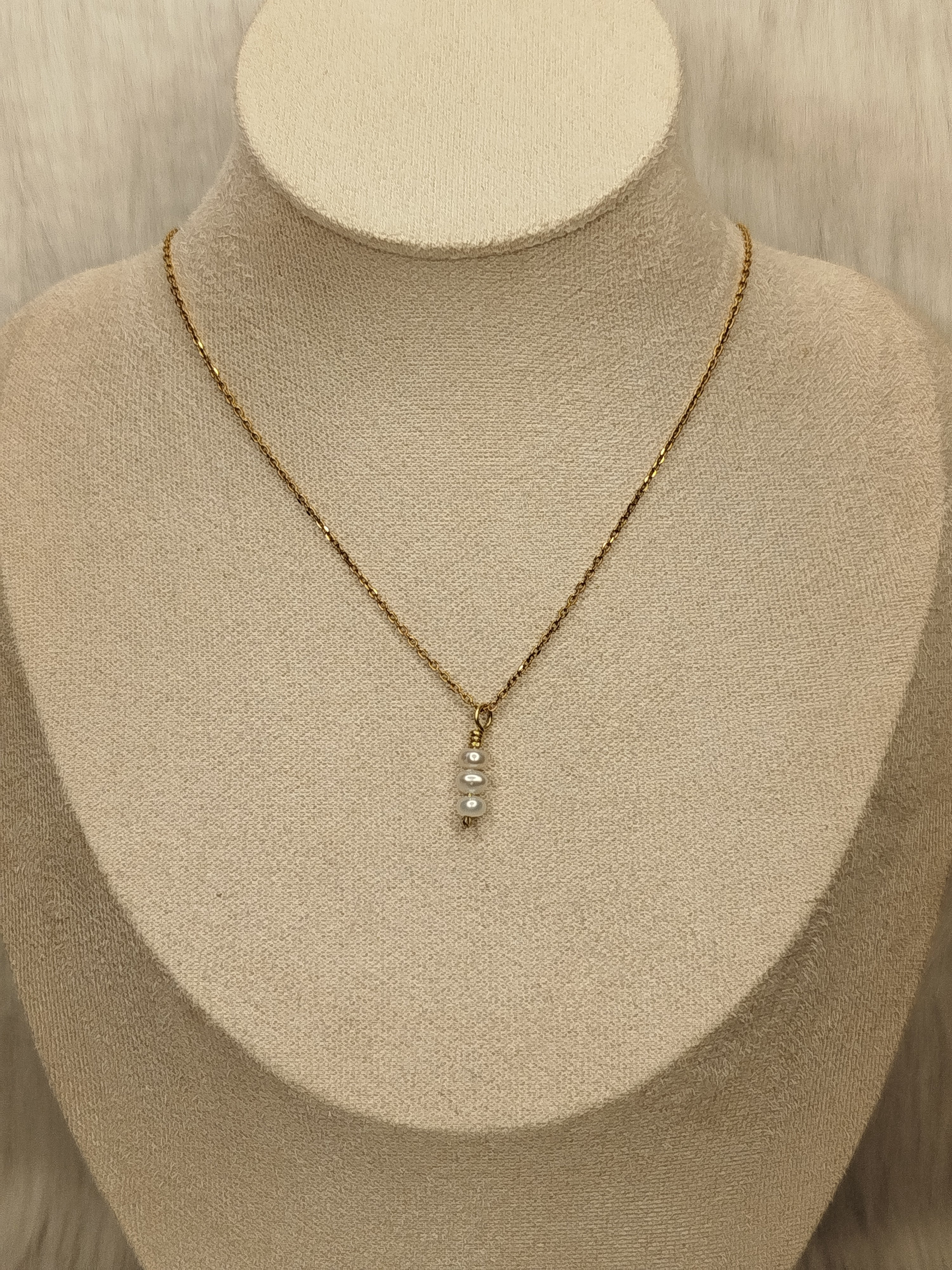 3 pearls brass necklace