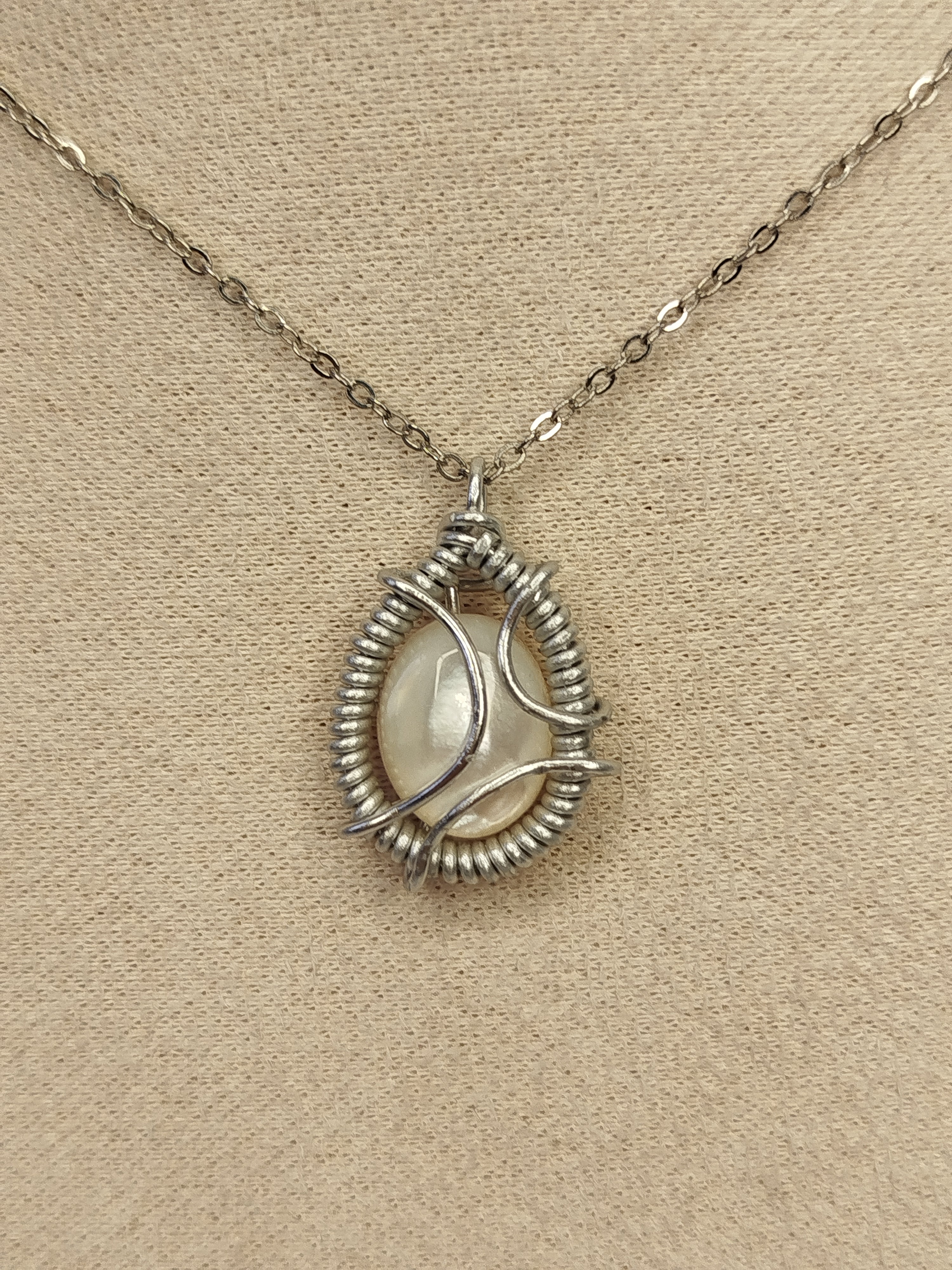 Nacre necklace