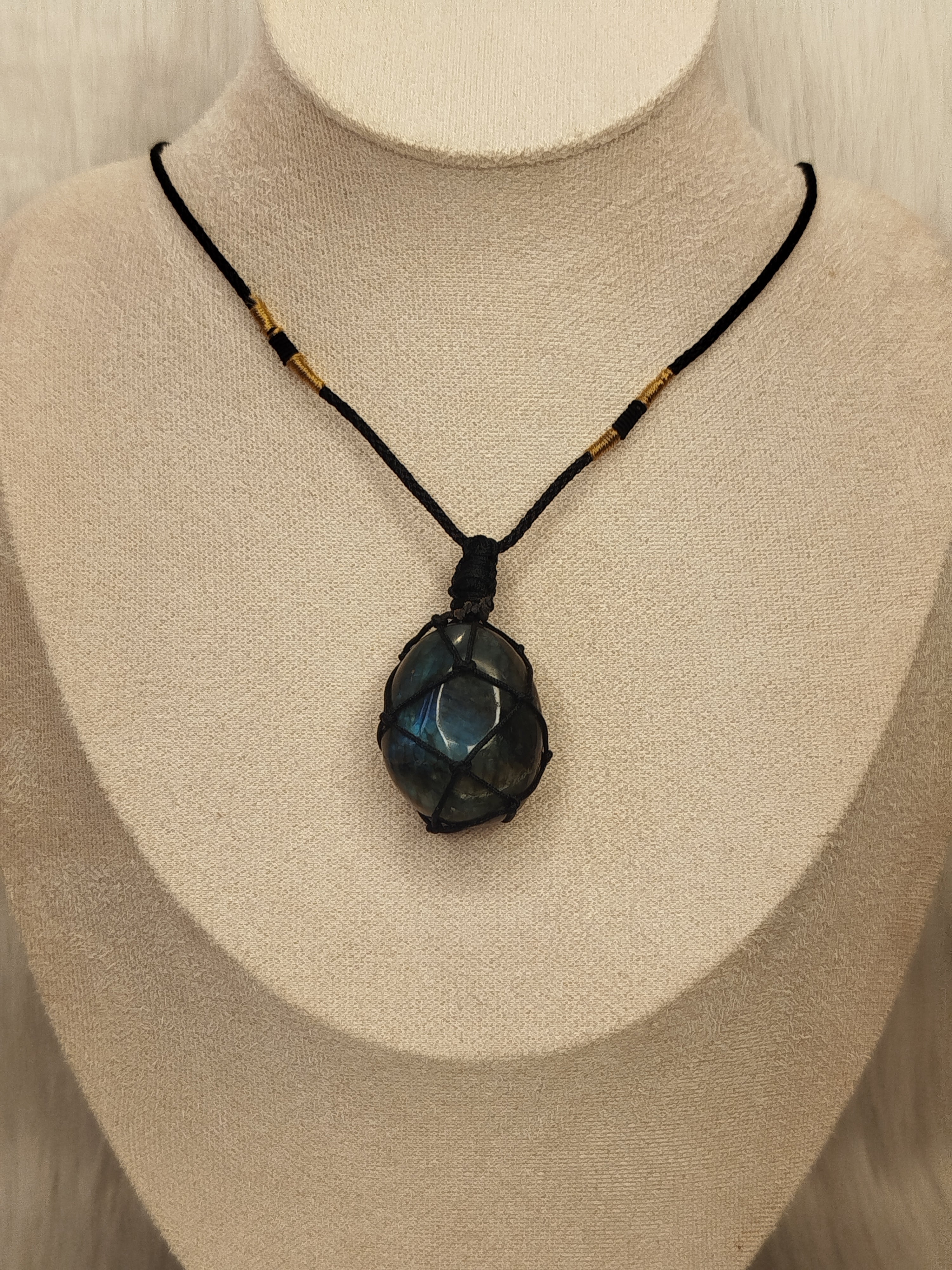 Labradorite macrame necklace