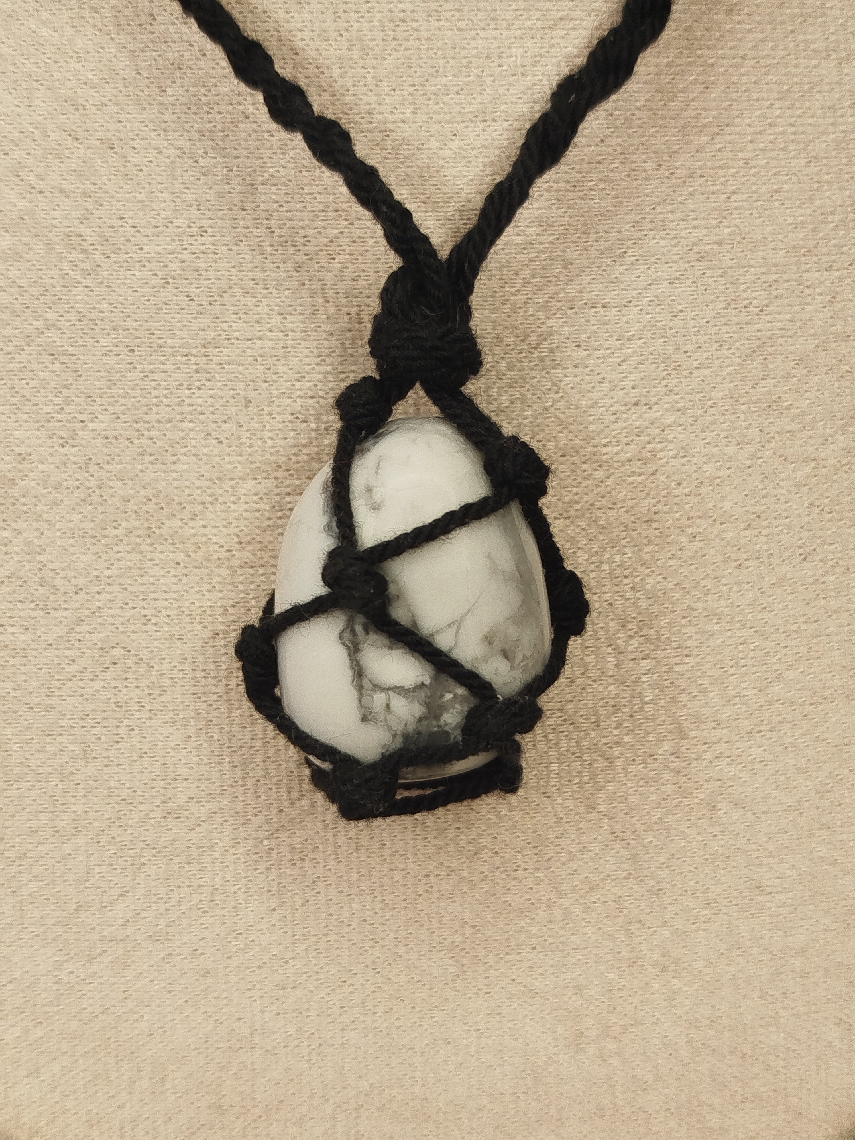 Howlite macrame necklace