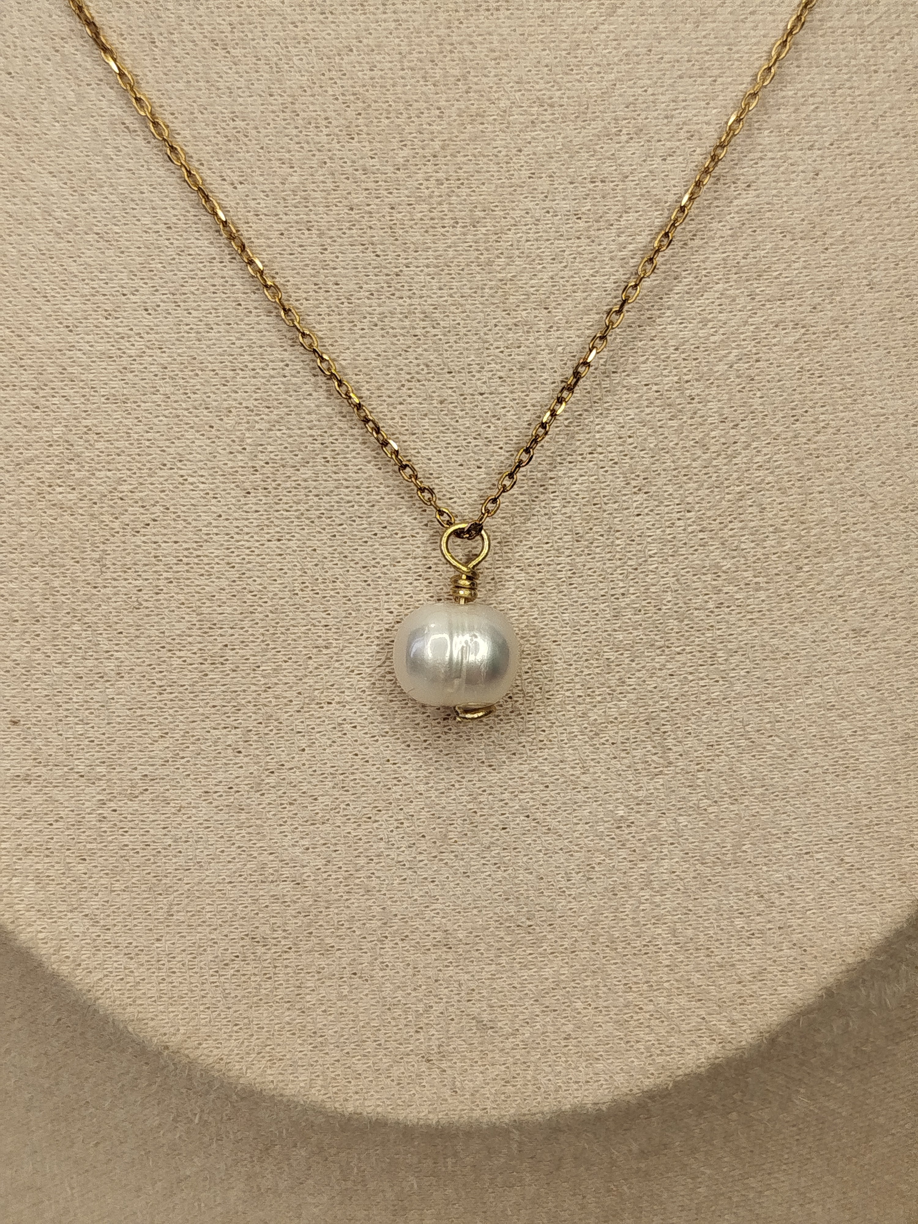 Pearl brass necklace