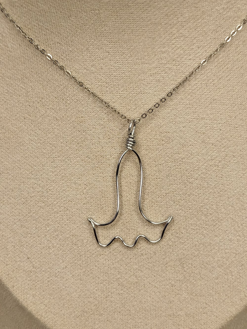 Angel trumpet's necklace