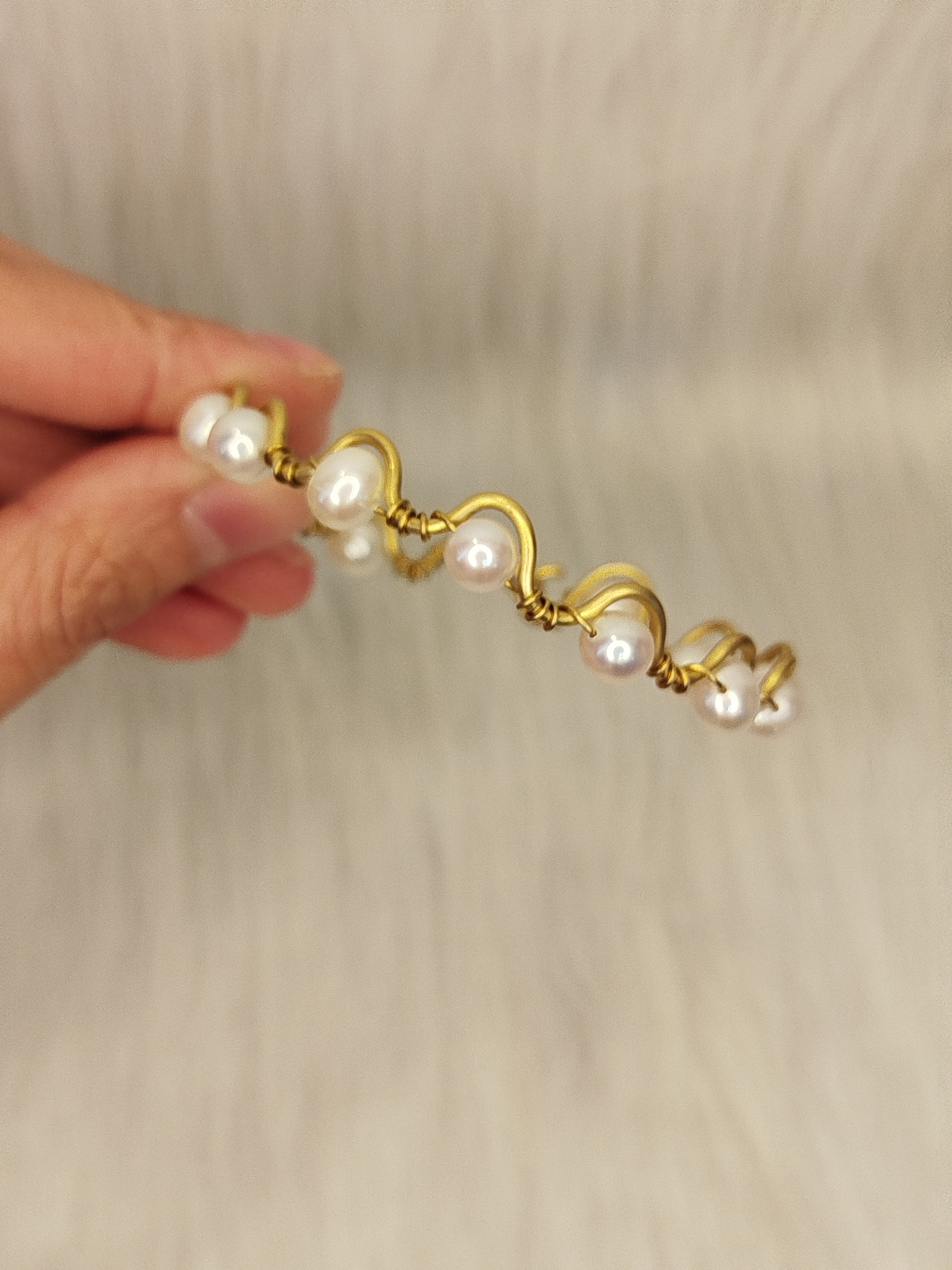 Pearl ripple brass bracelet
