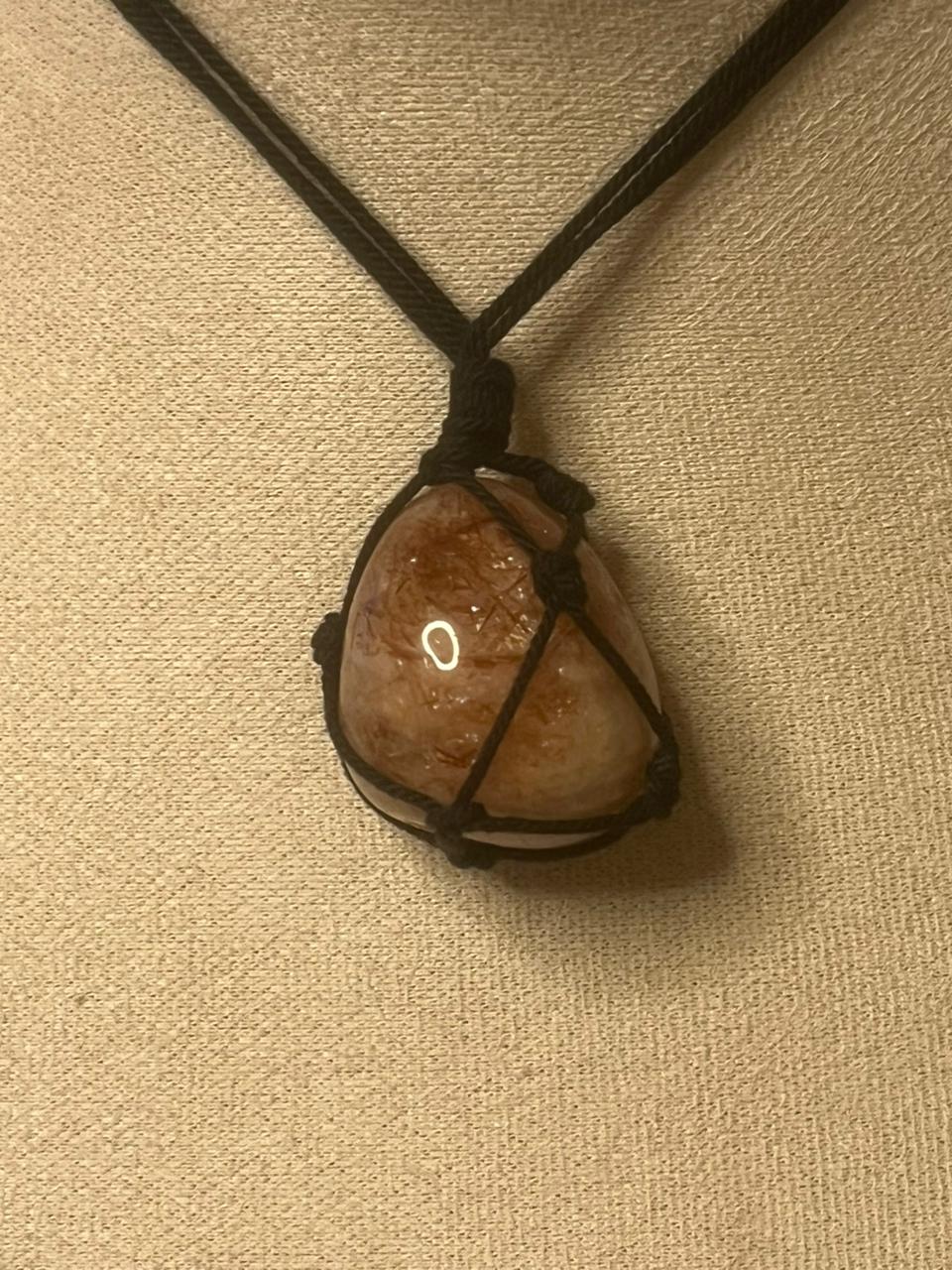 Golden rutile macrame